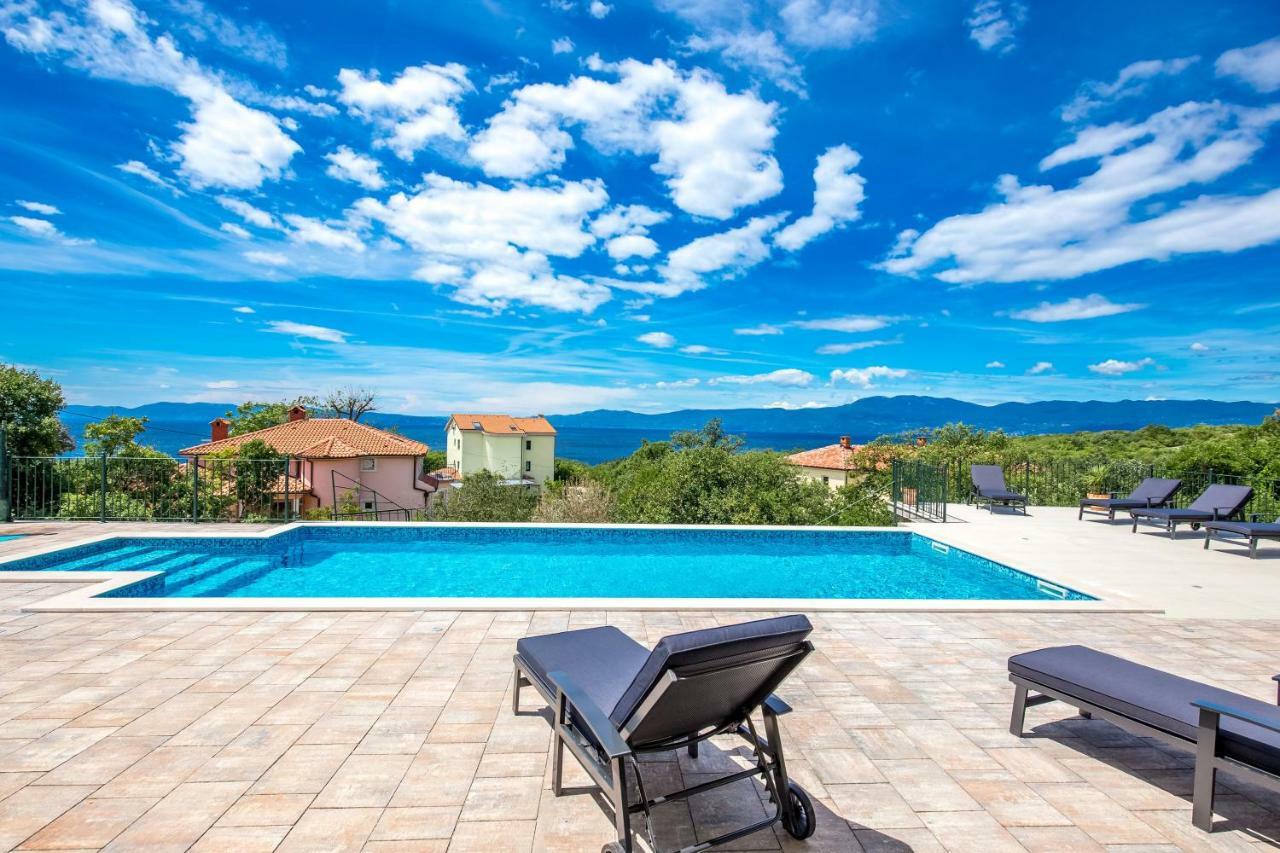 Luxury Apartments Kostrena With Pool Экстерьер фото